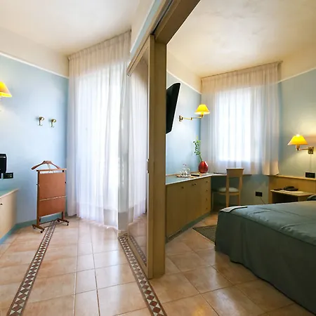 Hotel Universo 3*