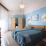 Universo Hotel 3*