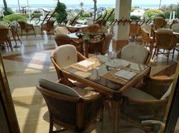 Hotel Universo 3*